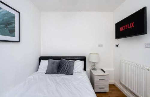 Landore Apartamento | En-suite Apartment, Fully Equipped Kitchen