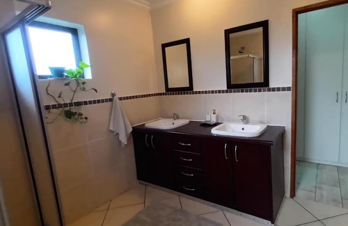 Plettenberg Bay Casa | En-suite, private room, free WIFI in Plett