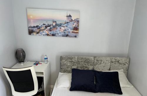 Doncaster Casa | En-suite Room Near City Center 4