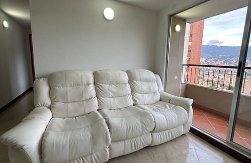Guayabal Apartamento | Encantadora Divisa de Medellín