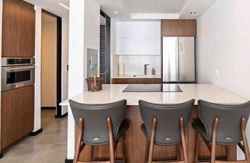 San Juan Apartamento | ENCANTO CONDADO - 1-bedroom apartment in San Juan with AC and Parking
