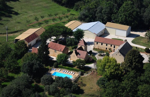 Saint-Crepin-et-Carlucet Apartamento | Lugar encantador, apartamento tranquilo en casa de piedra, ¡mucho encanto!