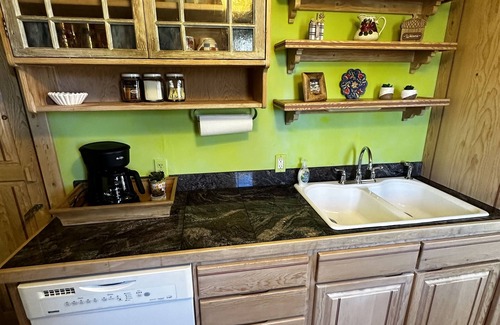 Questa Casa | enchanted 2 bed 2 bath 20 minutes from ski area