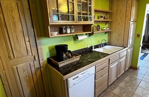 Questa Casa | enchanted 2 bed 2 bath 20 minutes from ski area