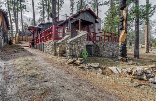 Ruidoso Cabaña | 'enchanted Antler' Ruidoso Cabin: 3 Mi to Skiing