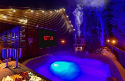 Sevierville Casa | Enchanted Forest Cabin And Teepee! Lights & Laser Show! Private Hot Tub! Unique Stay!