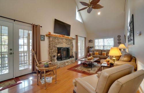 Hiawassee Casa | Enchanted Forest Cottage with Hot Tub!