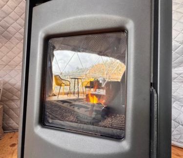 Dunlap Otro | Enchanted Forest Dome ,10-15 minutes to Kings Canyons-New pellet stove for cozy warm nights