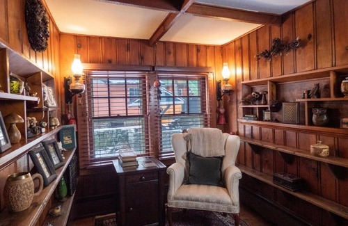 Smallwood Casa | Enchanted Fox Dell Cottage