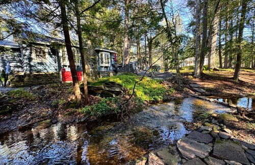 Smallwood Casa | Enchanted Fox Dell Cottage