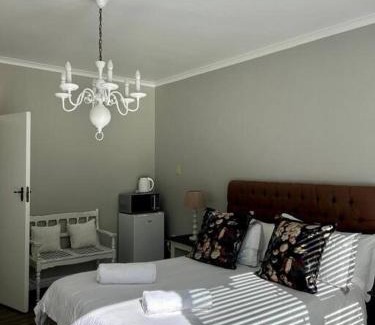 Oudtshoorn Apartamento | Enchanted Guests
