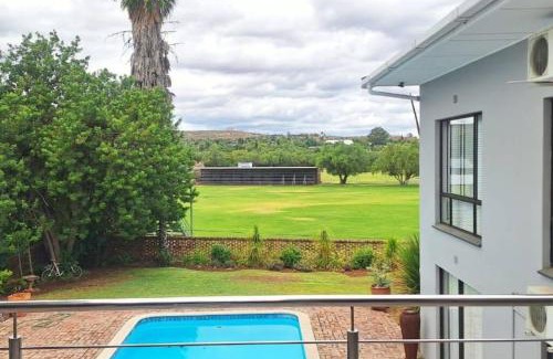 Oudtshoorn Apartamento | Enchanted Guests
