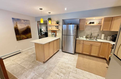 Moscow Apartamento | Enchanted Haven on a Private Pond in Stowe