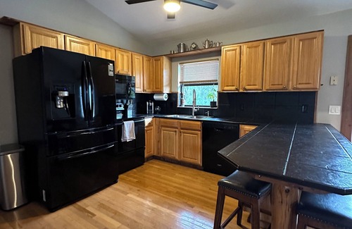 Palmetto Cabina | Enchanted Log Cabin Retreat: Sarasota/St. Pete