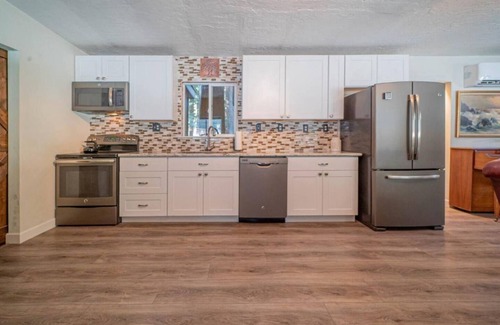 Gilroy Casa | Enchanted Redwood Retreat Nature Suite