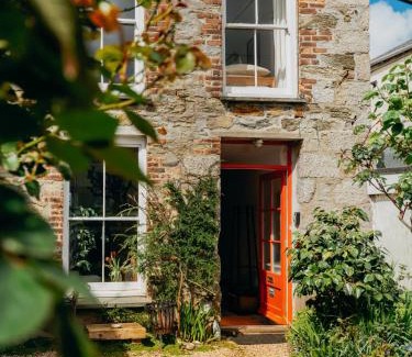 Mylor Churchtown Casa | Enchanted Rose Garden House