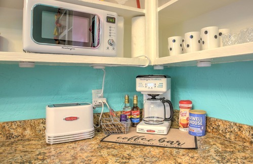 Hot Springs Cabaña | Enchanting 1901 Victorian + Walk to Bathouse Row!