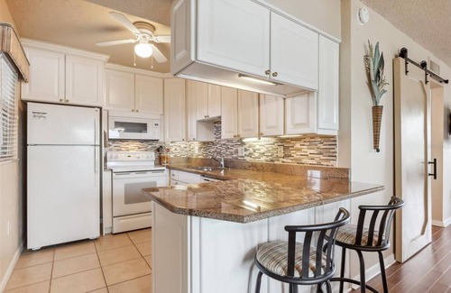 Trailer Estates Condominio | Enchanting 1st floor, 2-bedroom, 2 bath condo with AC in Sarasota