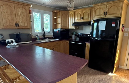 Canaan Casa | Enchanting 3-bedroom house in Canaan directly on Lake Wallace