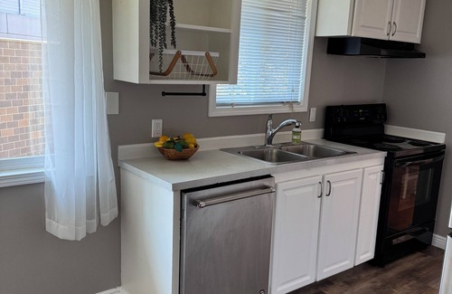 Shoreline Casa | Enchanting 3-bedroom split level house in Shoreline. Walking distance to transit