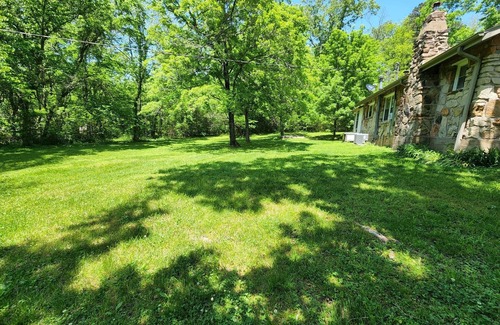 Van Buren Casa | Enchanting 3 bedroom home with large yard