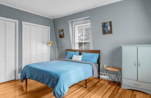 Hartford Apartamento | Enchanting 3BR Near Downtown Hartford Cozy & Modern with Parking