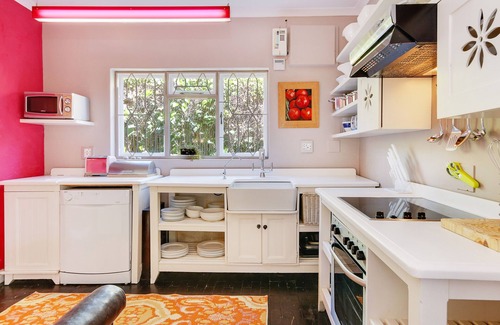 Camps Bay Casa | Casa histórica, diseñada profesionalmente, a solo 2 minutos a pie de la playa.
