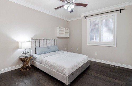 Halton Regional Municipality Villa | Enchanting 4BR Villa-unwind in Luxury