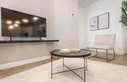 El Ejido Apartamento | Enchanting and bright apartment Center by REMS