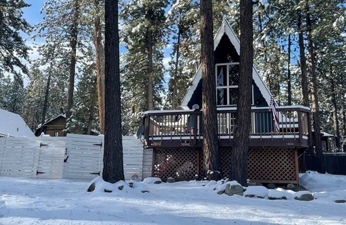 Wrightwood Cabina | Enchanting cabin in Wrightwood near Mountain High Ski resort
