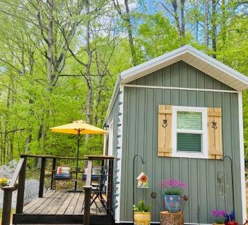 Newport Casa | Enchanting Cottage In The Woods