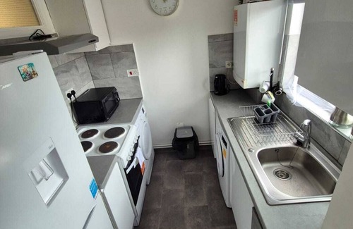Chase Apartamento | Enchanting Enfield Studio free parking