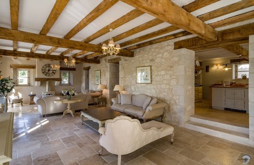 Eymet Casa | ENCHANTING DORDOGNE CHÂTEAU: LUXURIOUS GETAWAY IN SCENIC FRANCE
