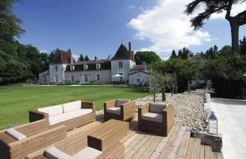 Eymet Casa | ENCHANTING DORDOGNE CHÂTEAU: LUXURIOUS GETAWAY IN SCENIC FRANCE