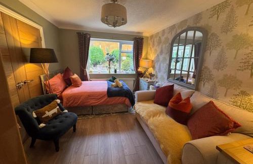 Walsden Casa | Enchanting Haven