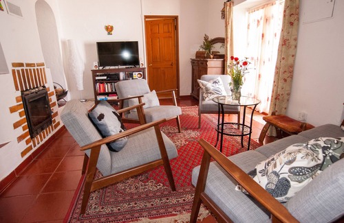 Cumeada Casa | Enchanting Historic Farmhouse With Modern Spa Amenities in the Heart of Algarve