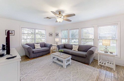 Saint Augustine Shores Casa | Enchanting home with firepit, heated pool, patio, grill, 2 kayaks, washer/dryer