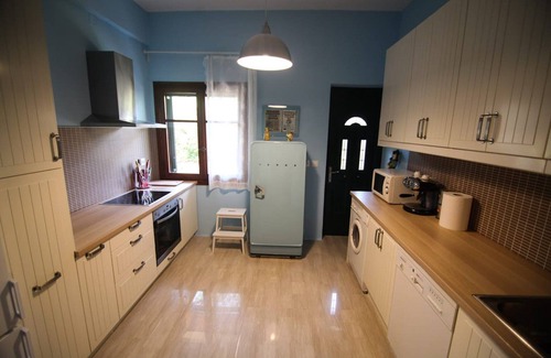 Ipsos Villa | Enchanting Ipsos Haven | 3 Bedrooms | Villa Magia | Al Fresco Dining | Steps from the Beach