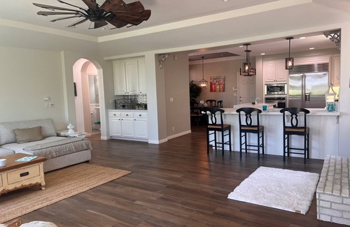 Fallbrook Complejo | Enchanting Luxury 1-Level Home, Lagoon Style Infinity Pool & Spa, Private 1 Acre
