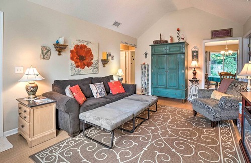 Murfreesboro Cabaña | Enchanting Murfreesboro Cottage w/ Secluded Yard!