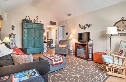 Murfreesboro Cabaña | Enchanting Murfreesboro Cottage w/ Secluded Yard!