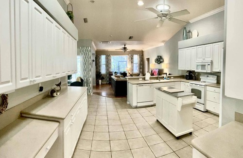 Wimauma Casa | Enchanting Nature Bungalow: Spacious Ecofriendly Home, Wildlife Abounds, 3 acres