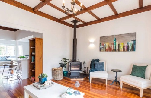 Remuera Casa | Enchanting prime Remuera, Auckland address, 3br home with private garden & pool