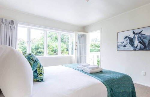 Remuera Casa | Enchanting prime Remuera, Auckland address, 3br home with private garden & pool