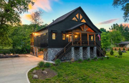 Townsend Casa | Enchanting Riverscape