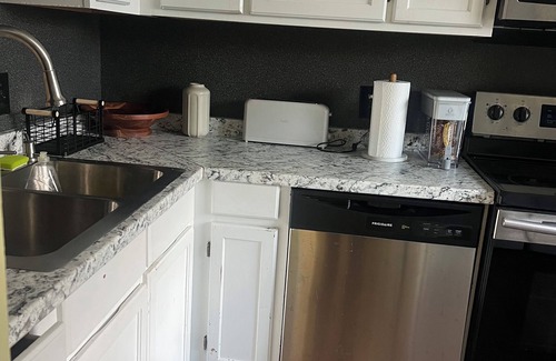 Northwest Raleigh Casa | Enchanting townhome with AC in vibrant Raleigh