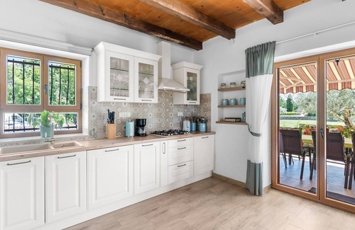 Radetici Villa | Villa Marijanin Vrt / Beautiful Villa Marijanin Vrt in Tinjan, central Istria