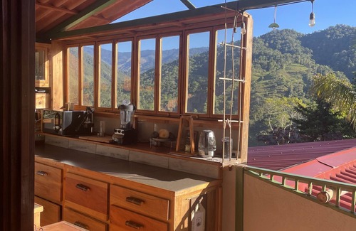 Rivas Casa | Enchanting zen home for friends and family, sleeps up to 8, kid friendly!
