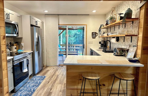 Smallwood Cabina | Cozy Cabin Oasis Firepit & Deck Near BethelWoods