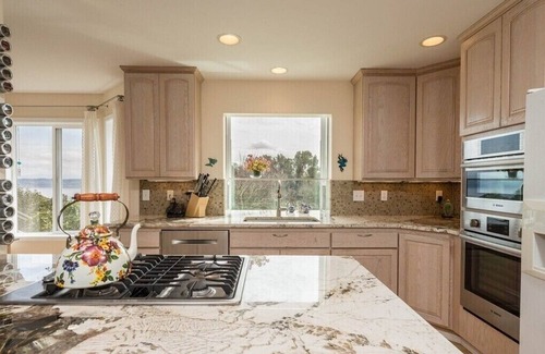 Vashon Island Casa | Enchantment on Vashon Island - House with a view!